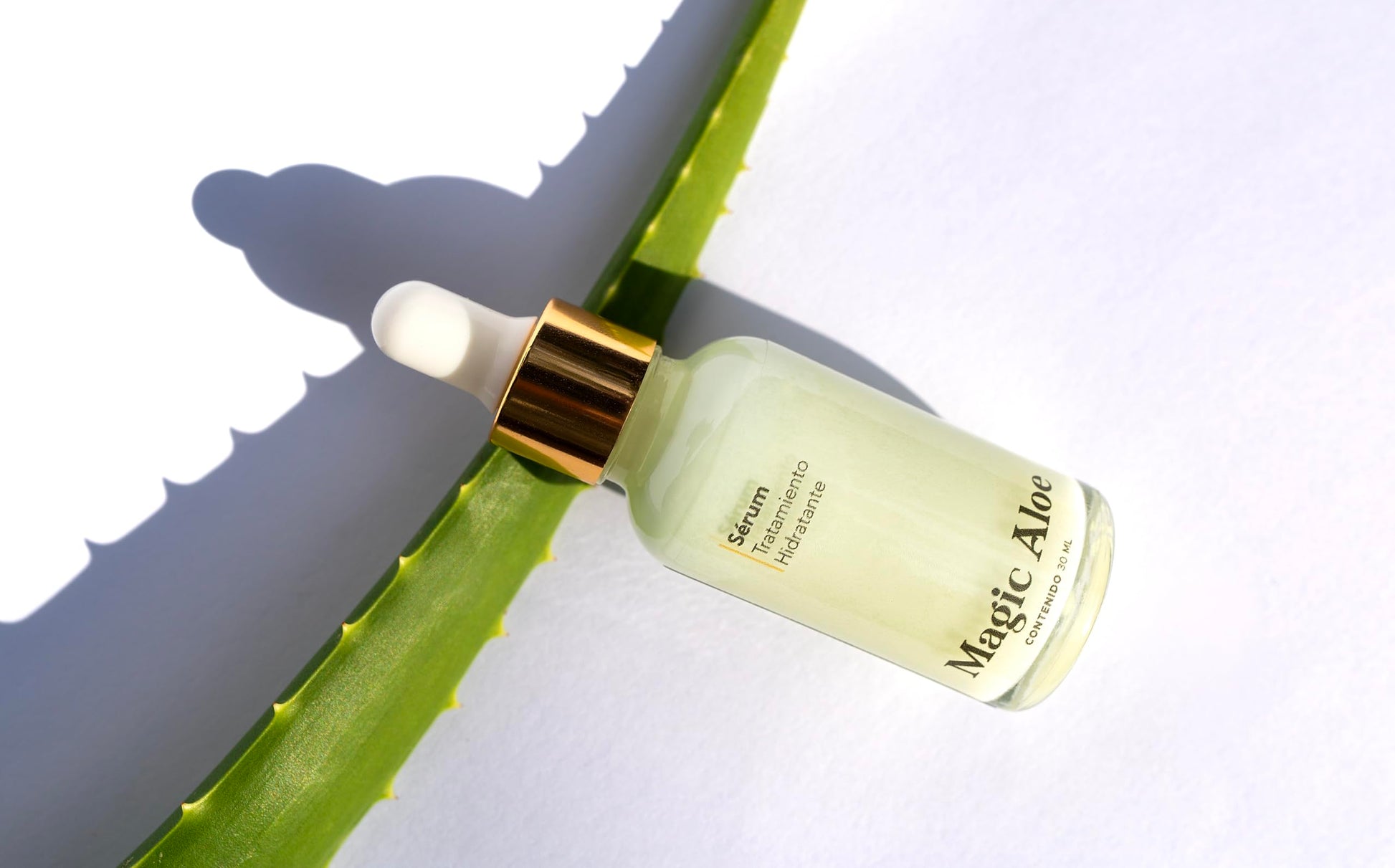Magic Aloe - Serum Natural 30 ml con Aloe, Vitaminas C y E para Manchas y Arrugas.
