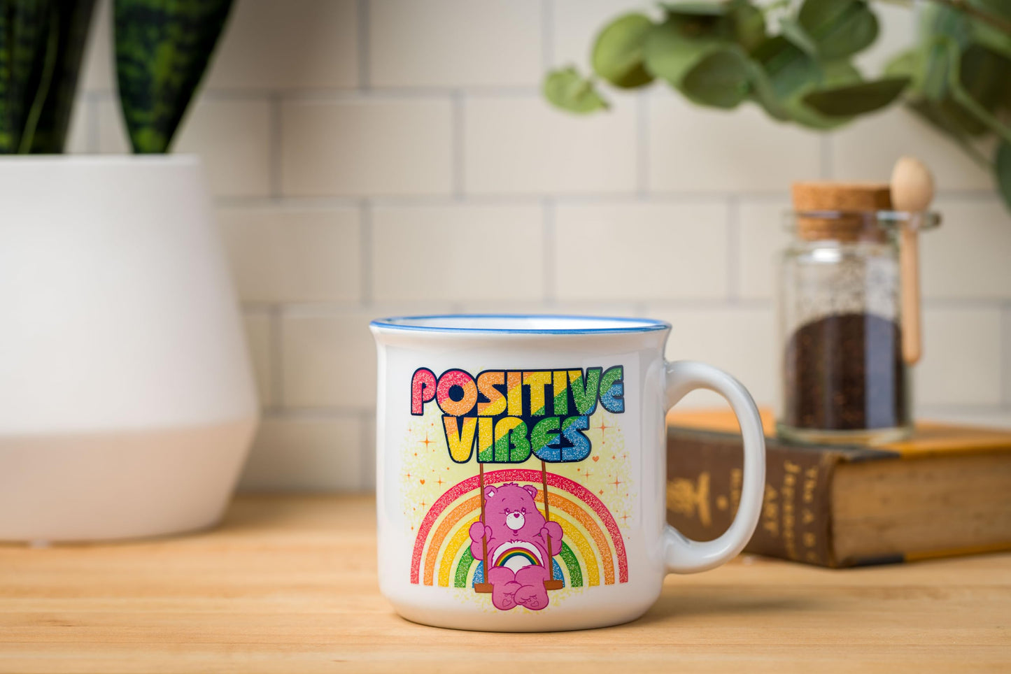 Taza de Cerámica Silver Buffalo con Purpurina Oso de Alegría 20 Onzas Positive Vibes