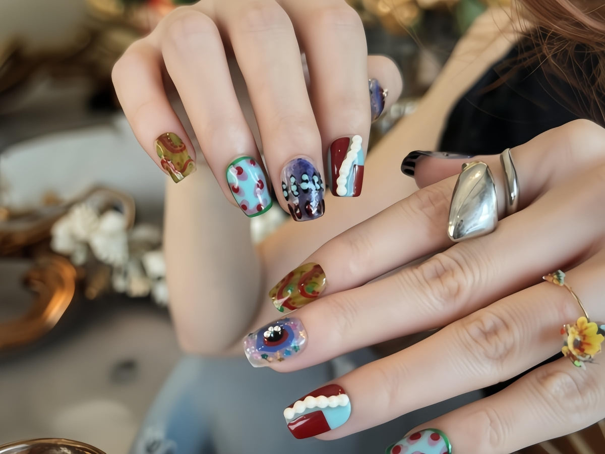 Fine Point Uñas postizas hechas a mano, 10 piezas cortas estilo bailarina cuadrada, estampado de lunares Gallery Pop, reutilizables y adhesivas (talla grande)