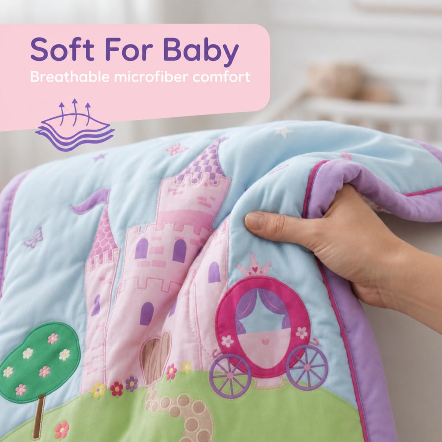 EVERYDAY KIDS - Juego de ropa de cama para cuna de 4 piezas, Princess Storyland, incluye colcha, sábana bajera, volantes y apilador de pañales, juego de ropa de cama para cuna de bebé
