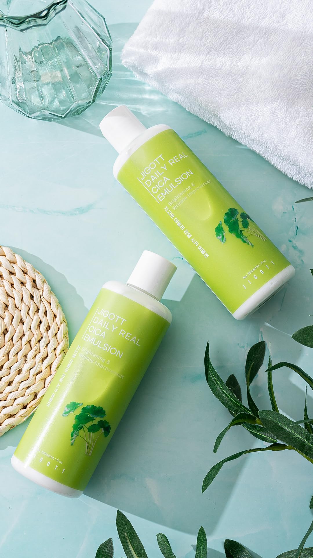 JIGOTT Emulsión hidratante de uso diario con extracto de cica, niacinamida, adenosina que protege, calma e hidrata la piel, contiene 300 ml. 10.1 fl oz, extracto de centella asiática, cosméticos coreanos