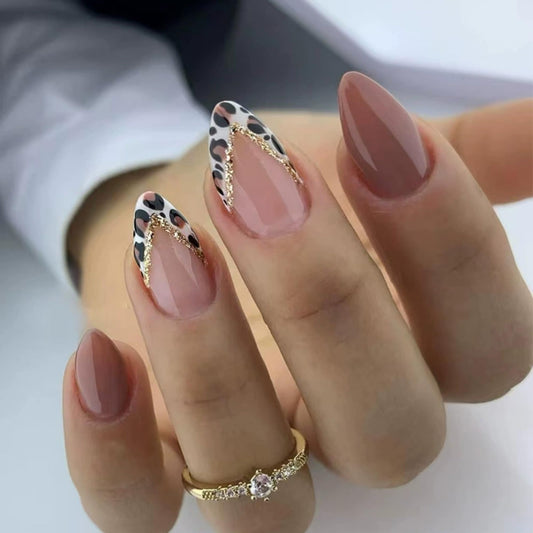 CLYHLTMZ Uñas francesas cortas con puntas almendradas, uñas postizas a rayas con brillo dorado y estampado de leopardo, uñas marrones de cobertura total, uñas acrílicas removibles para mujer, 24 unida