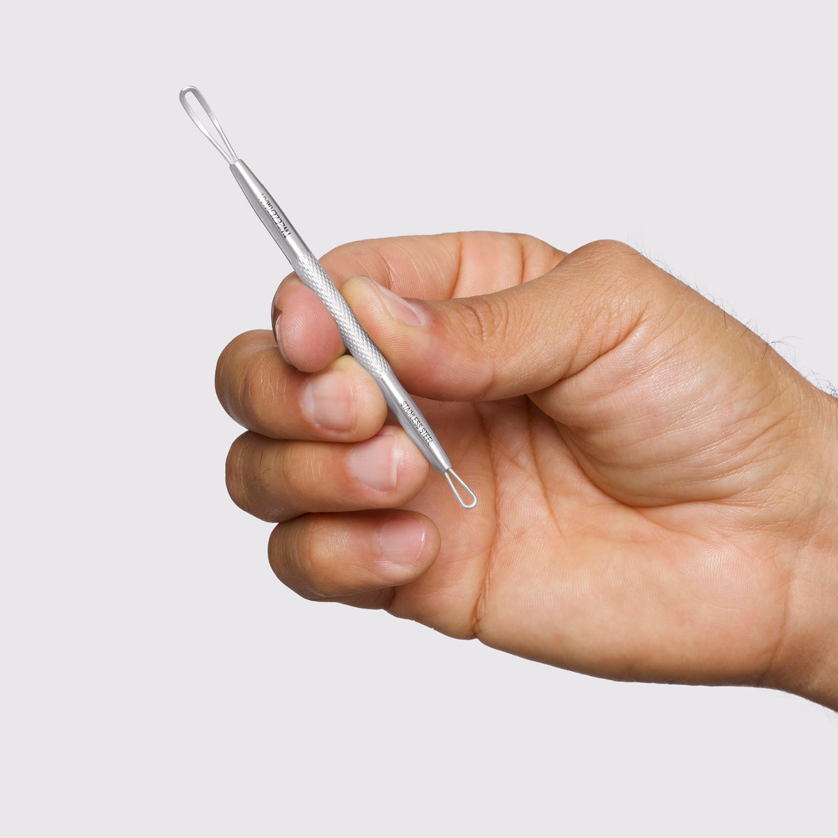 Herramienta para Extraer Barrillos de Tweezerman para el Cuidado de la piel