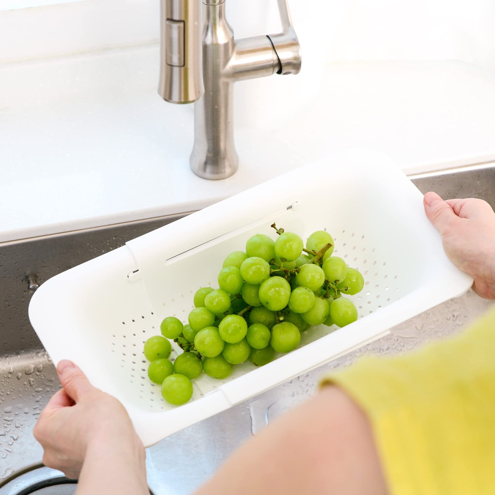 Blue Ginkgo's Ajustable Over the Sink Colander- Premium Extendable Strainer for Kitchen - Food Grade PP, Durable and Sturdy (White)