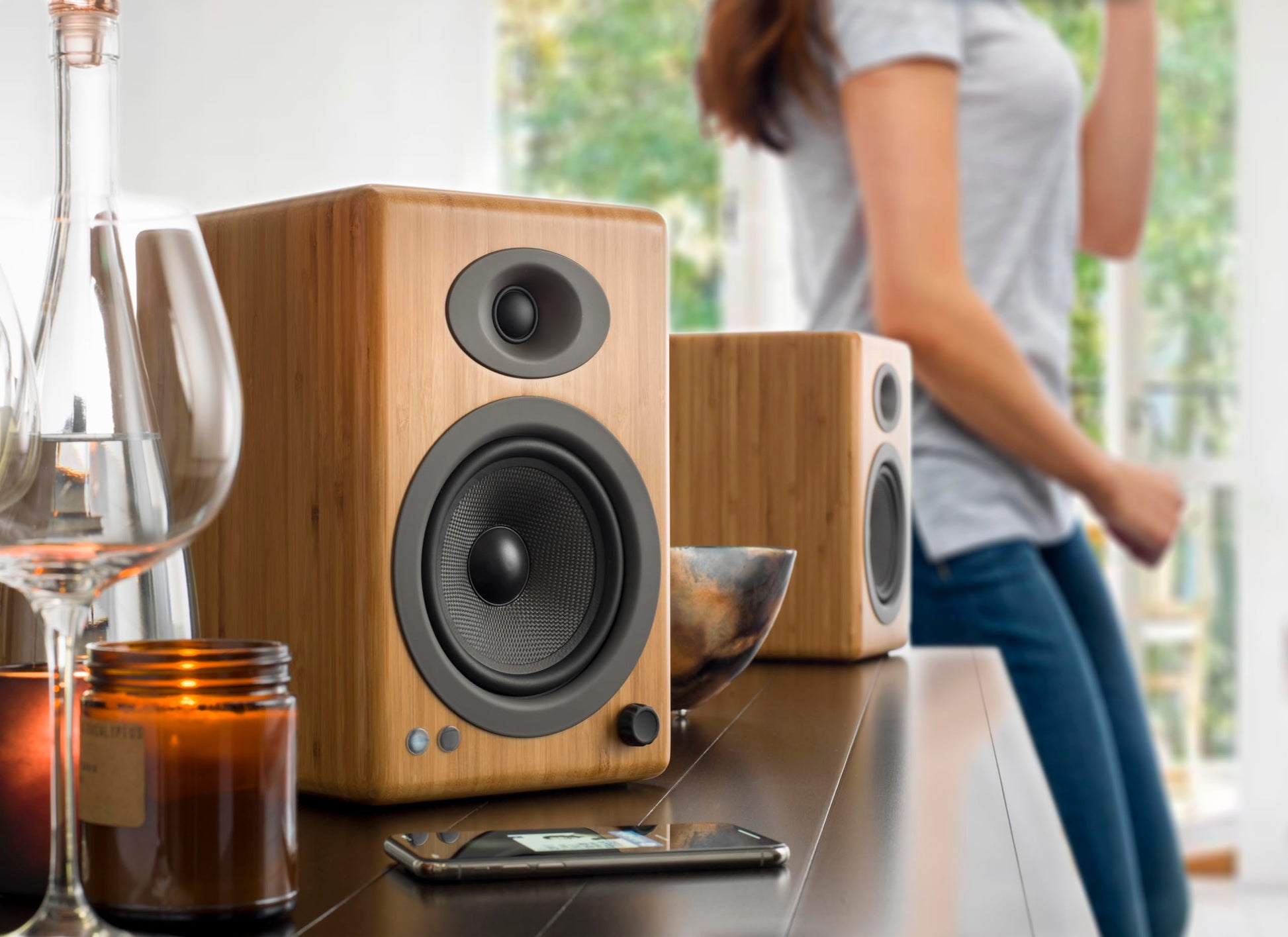 Audioengine Altavoces de estantería autoamplificados A5: Bocinas Tipo librero de 150 W de Primera Calidad para música, Juegos, Tocadiscos y Sistemas de Cine en casa: monitores de Estudio potentes