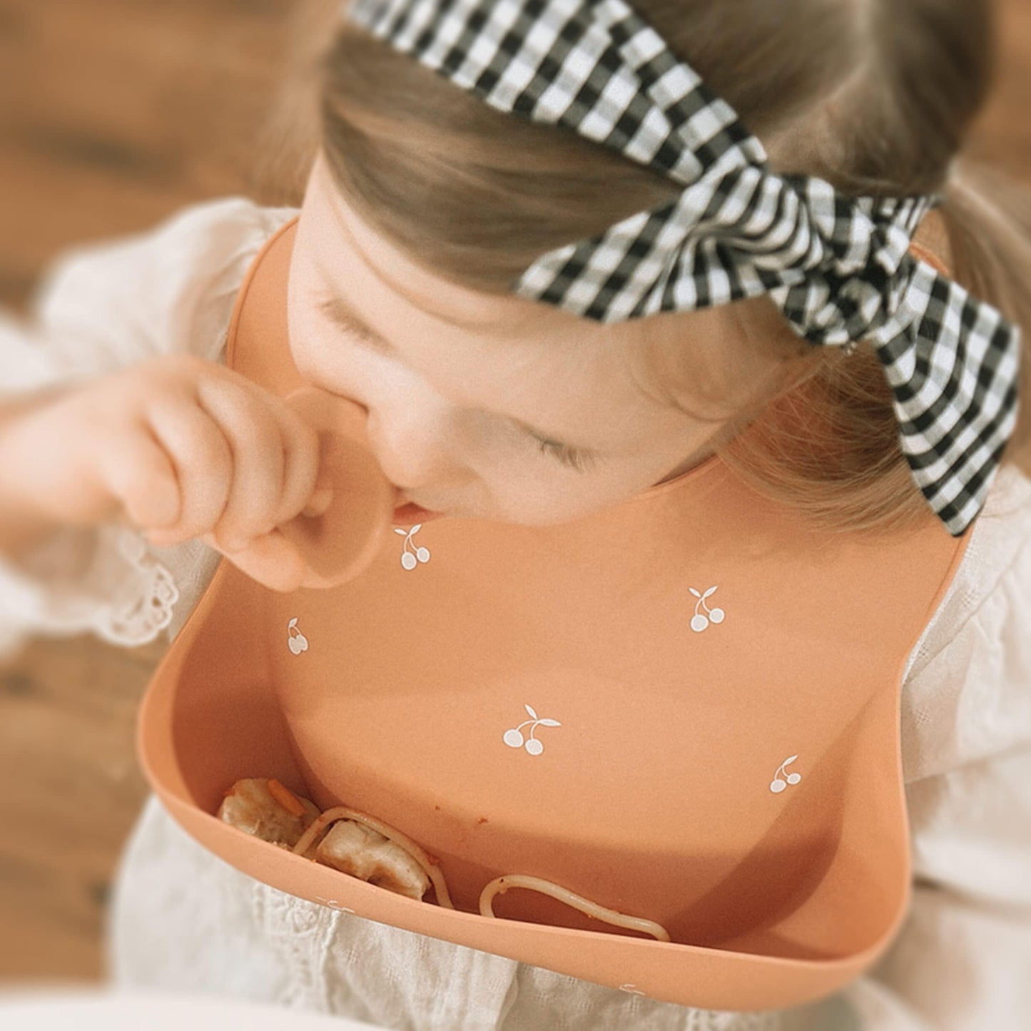 Moonkie - Juego de 3 baberos de silicona para bebé, sin BPA, impermeables, para comer, baberos de silicona ajustables para bebés de 6 a 12 meses, baberos para niños pequeños con bolsillo para recoger