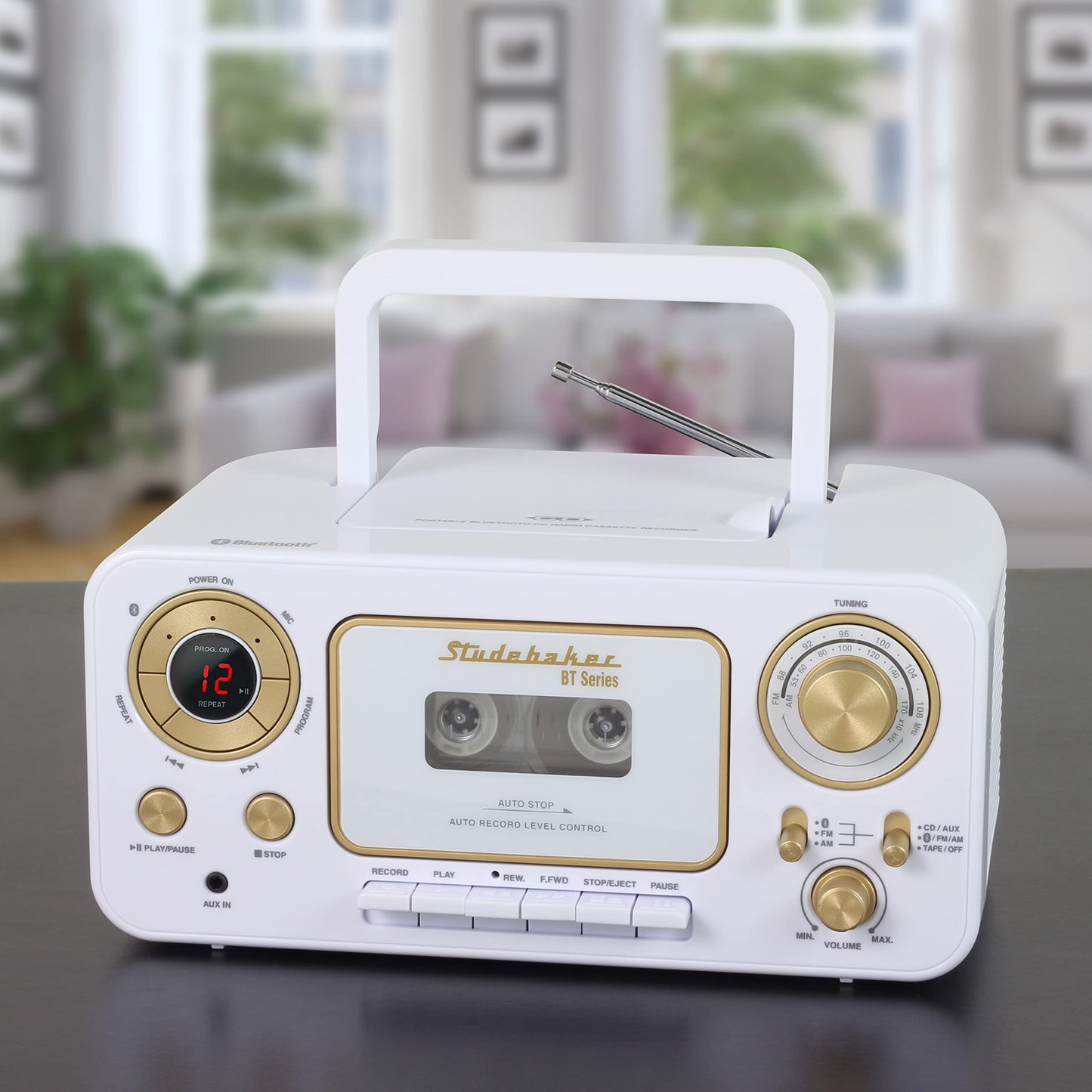 Studebaker CD estéreo portátil Bluetooth, radio estéreo AM/FM y reproductor de cassette/grabadora (blanco y dorado)
