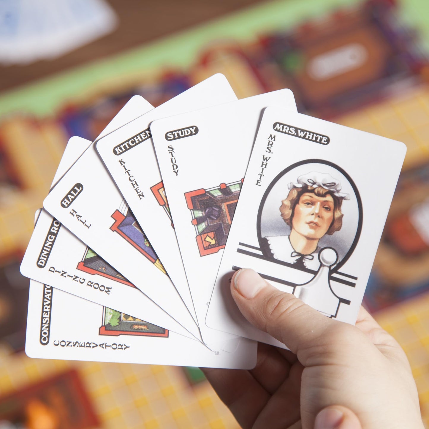Hasbro Gaming - Reedición de la serie retro del juego de mesa Clue Classic Detective de Hasbro