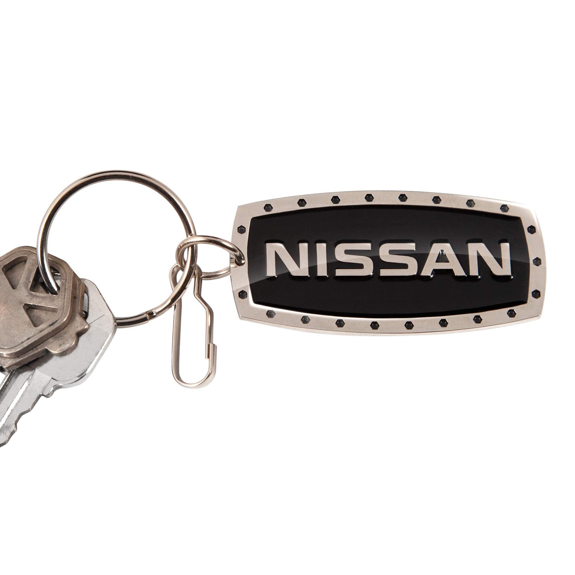 Plasticolor 004518R01 - Llavero esmaltado con remache Nissan