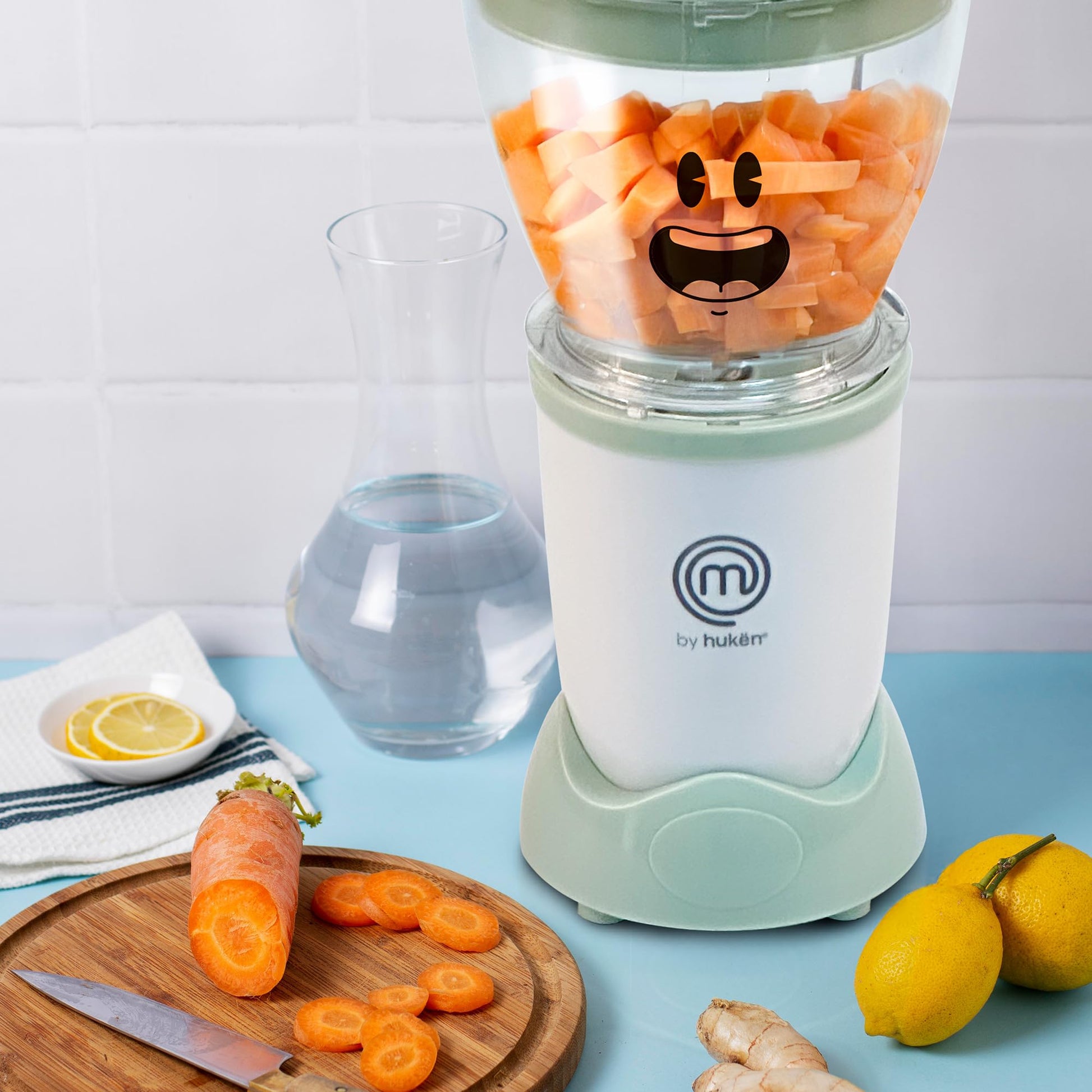 Hukën x MasterChef | Set de Licuadora Nutri-Baby | 2 Aspas para Papillas y Cereales | Vasos de 450 ml y 170 ml | 6 Contenedores con Fecha | Bandeja para Congelar