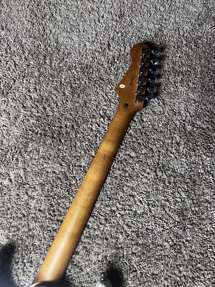 Jet Guitars JS400 OW Strat Guitarra, Pastillas HSS Alnico, cuerpo de tilo sólido, 22 trastes cuello de arce tostado, trémolo de 2 puntos