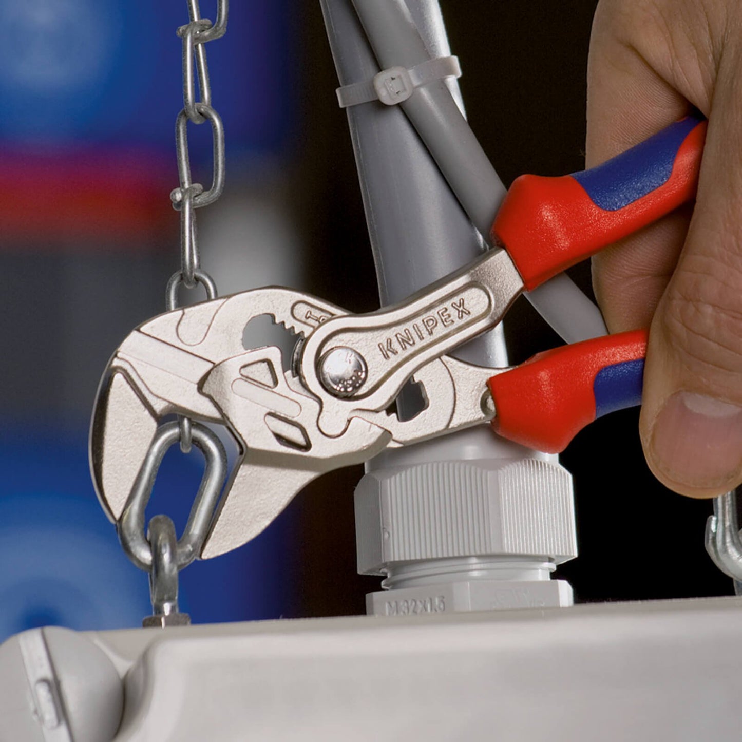 Knipex 86 05 150 SB Mini-Tenaza y Llave para Tuercas en Una Sola Herramienta Cromado con Fundas en Dos Componentes, 150 mm