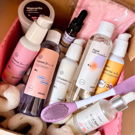 NIMBO. My first skincare kit. Kit de skincare para pre-adolescentes y adolescente o kit para inicios en skincare. Clean beauty, suaves y fácil de usar. Contiene limpiador base aceite jojoba-ginseng, agua micelar, tónico facial lavanda, mascarilla de arcil