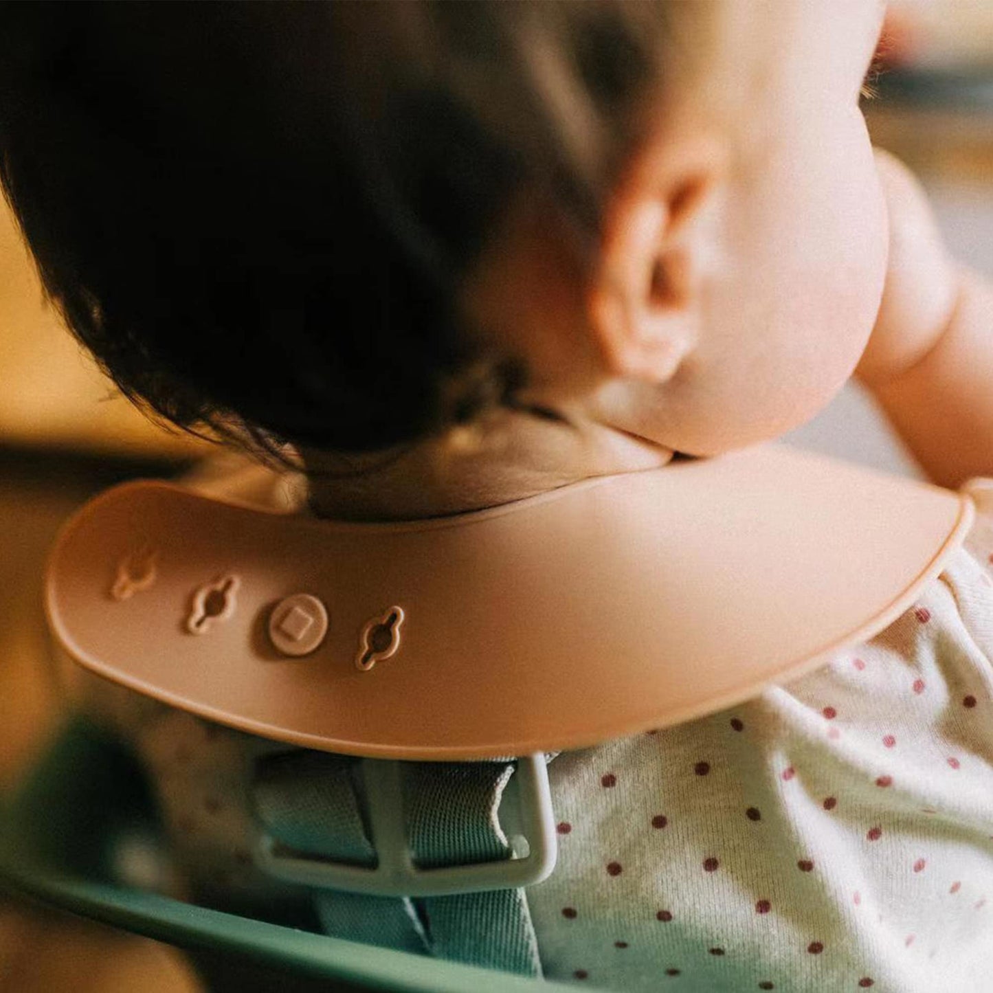 Moonkie - Juego de 3 baberos de silicona para bebé, sin BPA, impermeables, para comer, baberos de silicona ajustables para bebés de 6 a 12 meses, baberos para niños pequeños con bolsillo para recoger