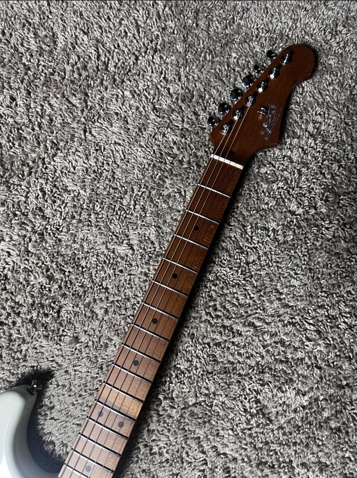 Jet Guitars JS400 OW Strat Guitarra, Pastillas HSS Alnico, cuerpo de tilo sólido, 22 trastes cuello de arce tostado, trémolo de 2 puntos