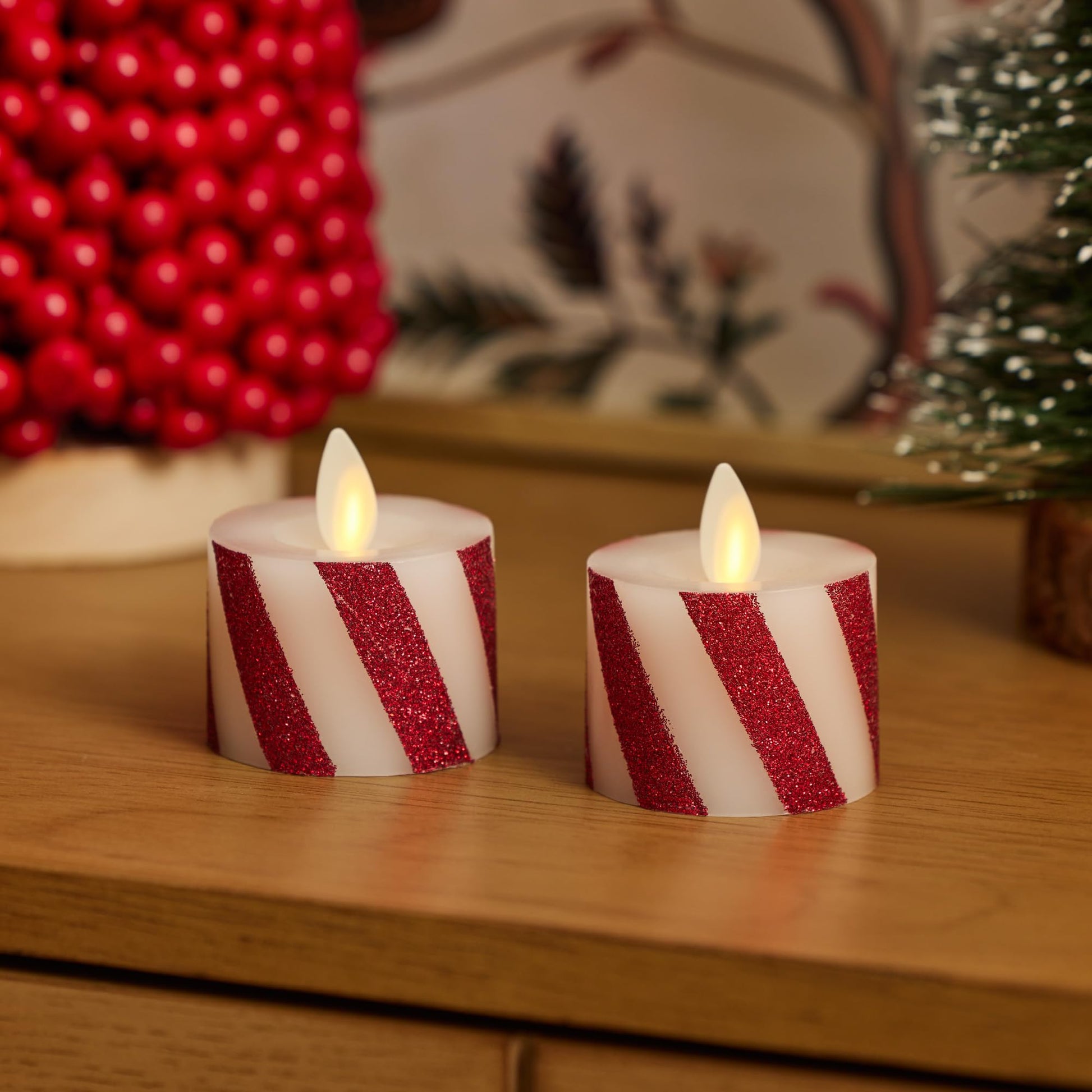 Luminara - Paquete de 2 velas LED sin llama con llama móvil (1.4 x 2 pulgadas) de plástico que funciona con pilas, luz LED sin llama, suave (bastón de caramelo)