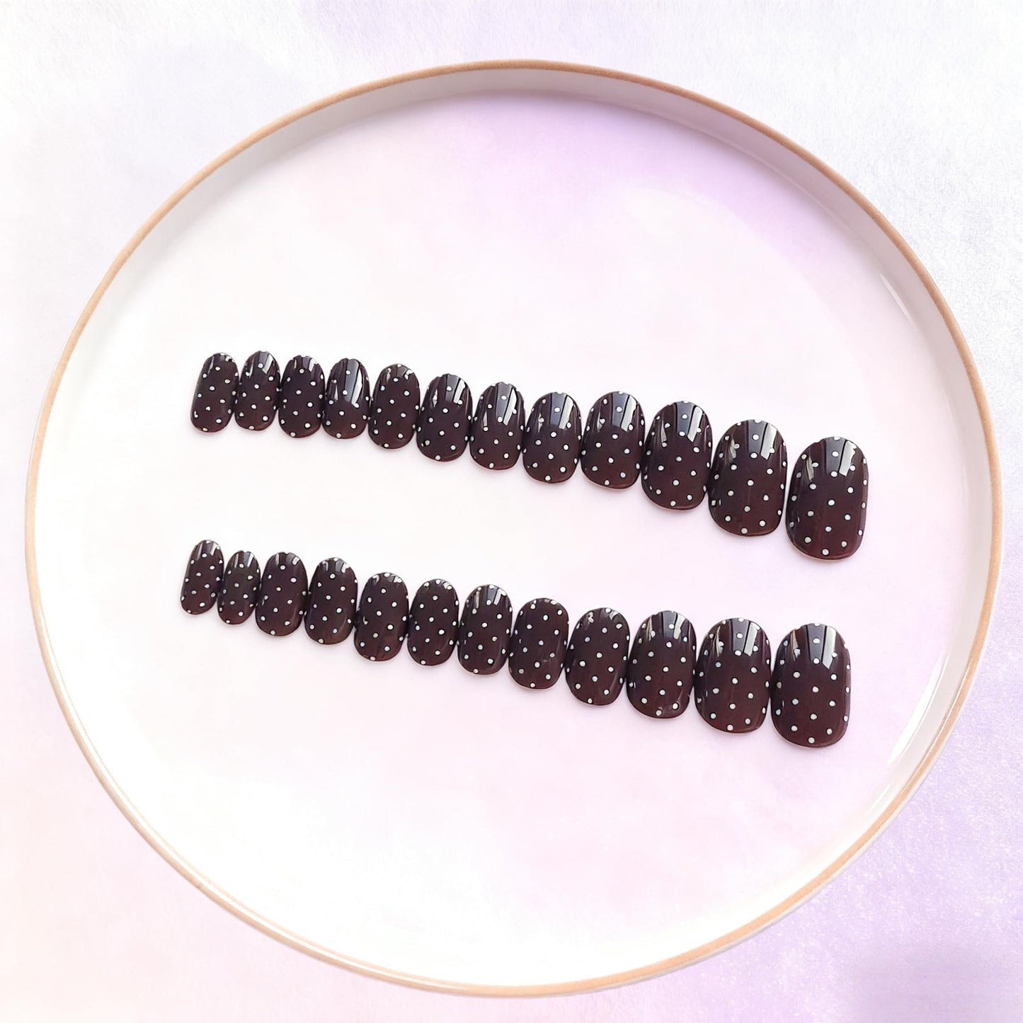 SXVME Uñas postizas cortas de lunares, uñas postizas ovaladas en marrón oscuro, uñas postizas con diseños, lindas uñas postizas de lunares almendra, uñas postizas reutilizables de gel suave brillante