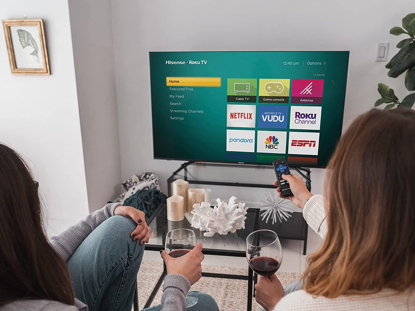 Hisense Television de 65 Pulgadas Serie R Class 4K Ultra HD 2160P, Pantalla LED Smart Roku TV con HDR Modo de Juego Funciona con Asistente Google y Alexa (Reacondicionado)