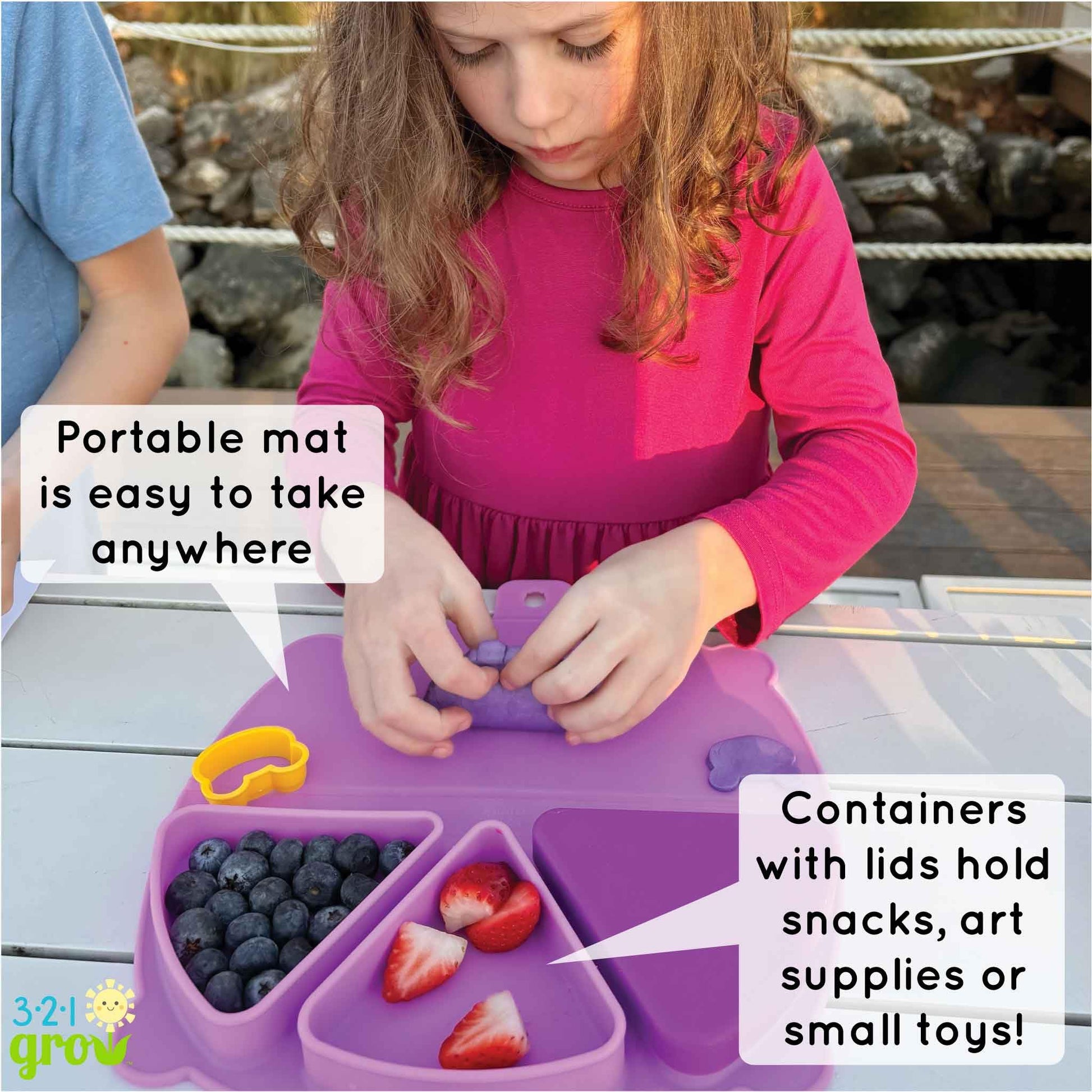 321 Grow Alfombrilla de silicona para snacks de viaje - Juego de manteles plegables reutilizables con 3 compartimentos y tapas - Plato para snacks de viaje apto para bebés y niños pequeños - Apto para