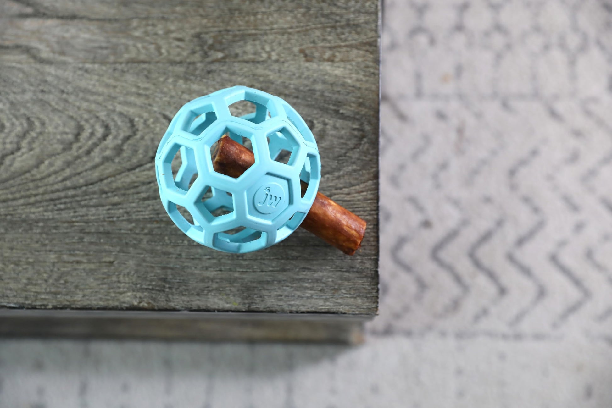 Juguete Bola de Rompecabezas JW Pet Azul Hule Natural Mediano para Perro