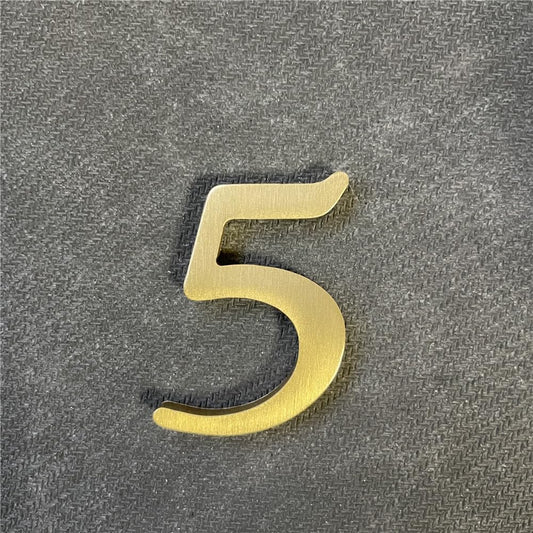 Pegatina de Latón Soild 2.6 Pulgadas Letras Inglesas Metal Autoadhesivas para Señalización Dirección y Números de Puerta