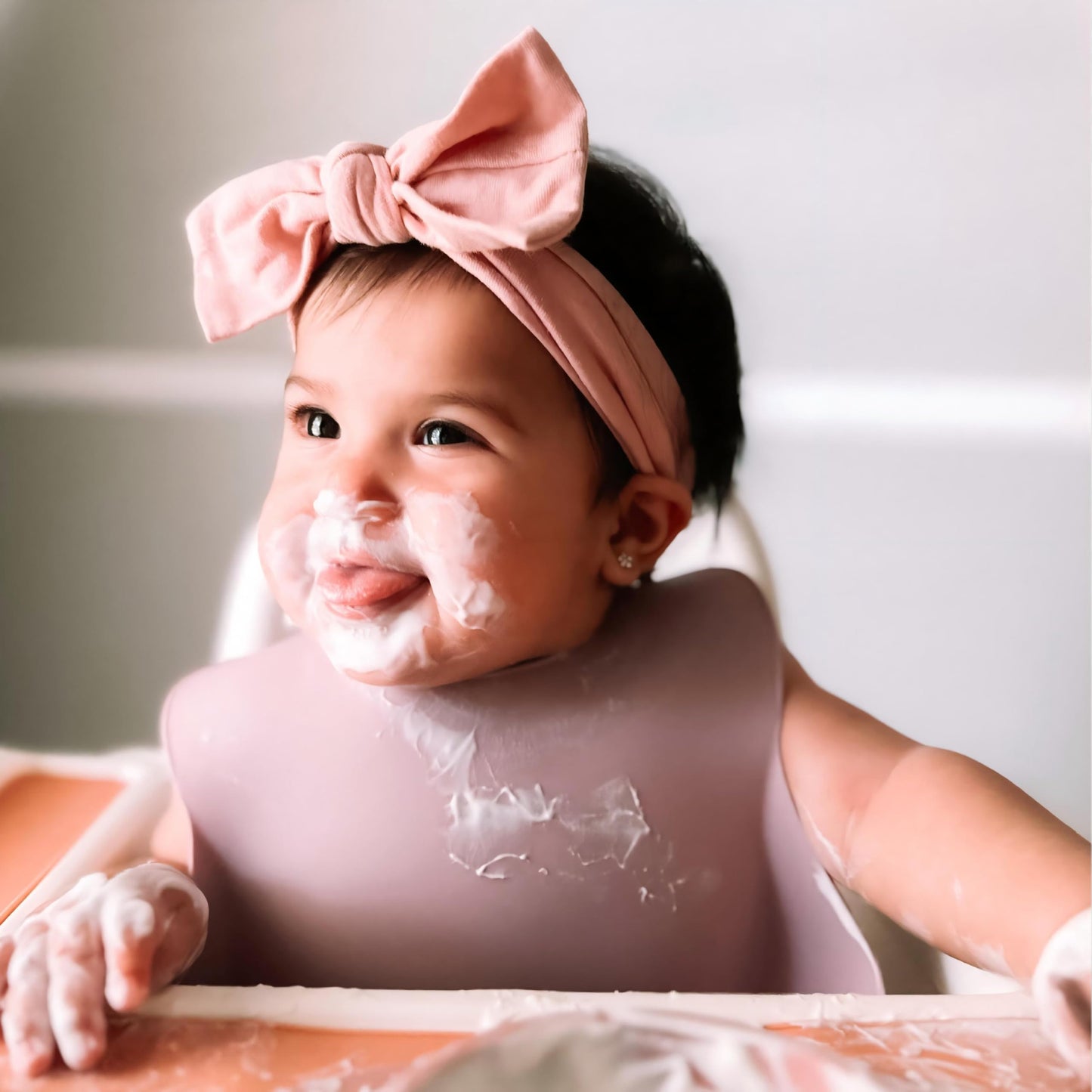 Moonkie - Juego de 3 baberos de silicona para bebé, sin BPA, impermeables, para comer, baberos de silicona ajustables para bebés de 6 a 12 meses, baberos para niños pequeños con bolsillo para recoger