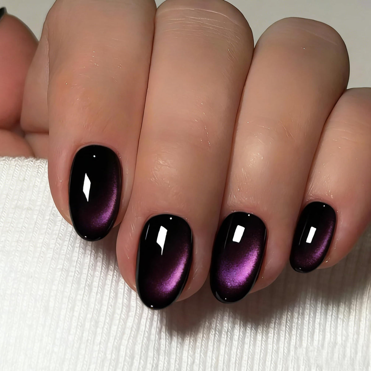 JOYVVEW Uñas postizas cortas con forma de ojo de gato - Uñas postizas ovaladas moradas y negras, uñas postizas almendradas glaseadas con acabado brillante, calidad resistente, reutilizables, brillante