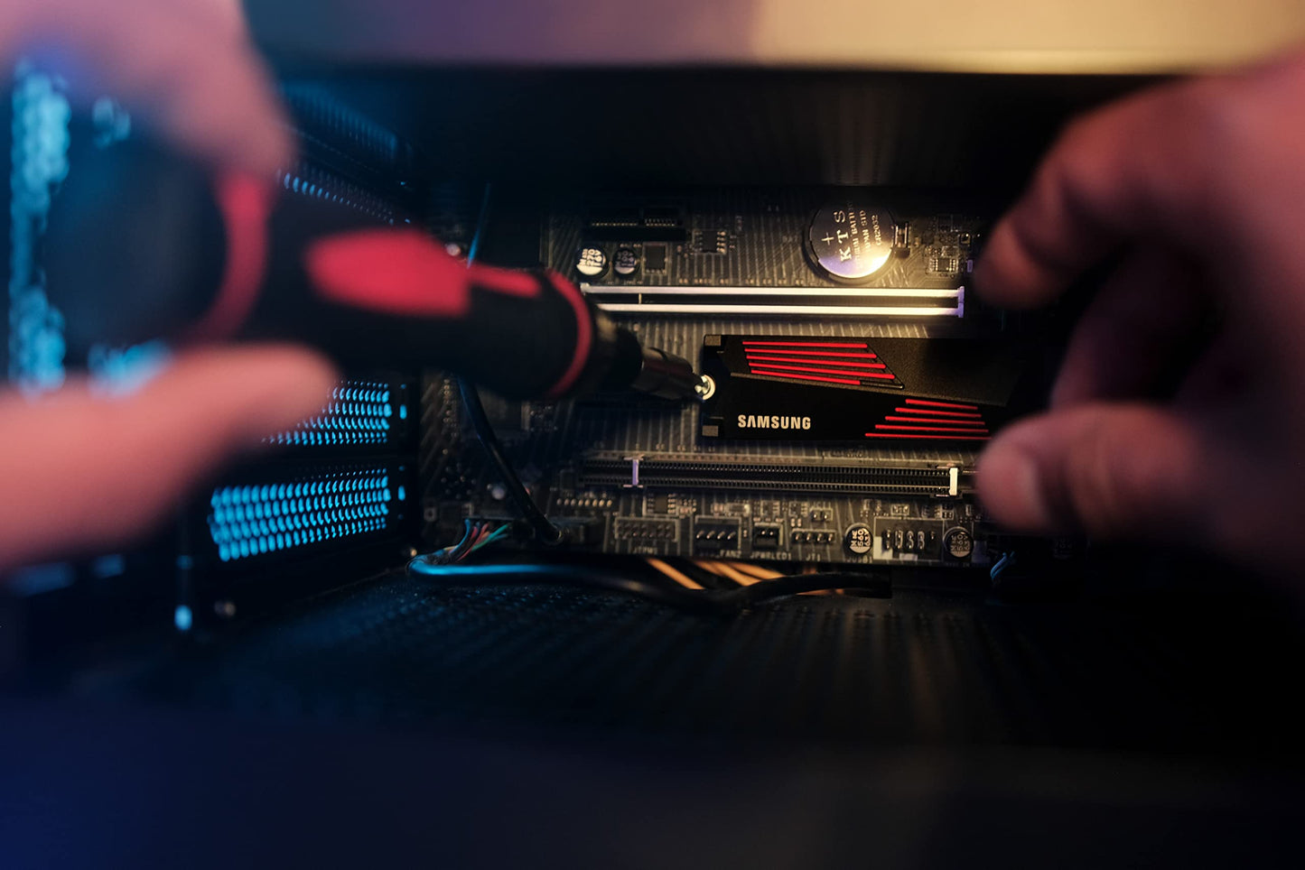 SSD Samsung 990 Pro Rojo con Disipador de Calor de 4 TB para Playstation 5