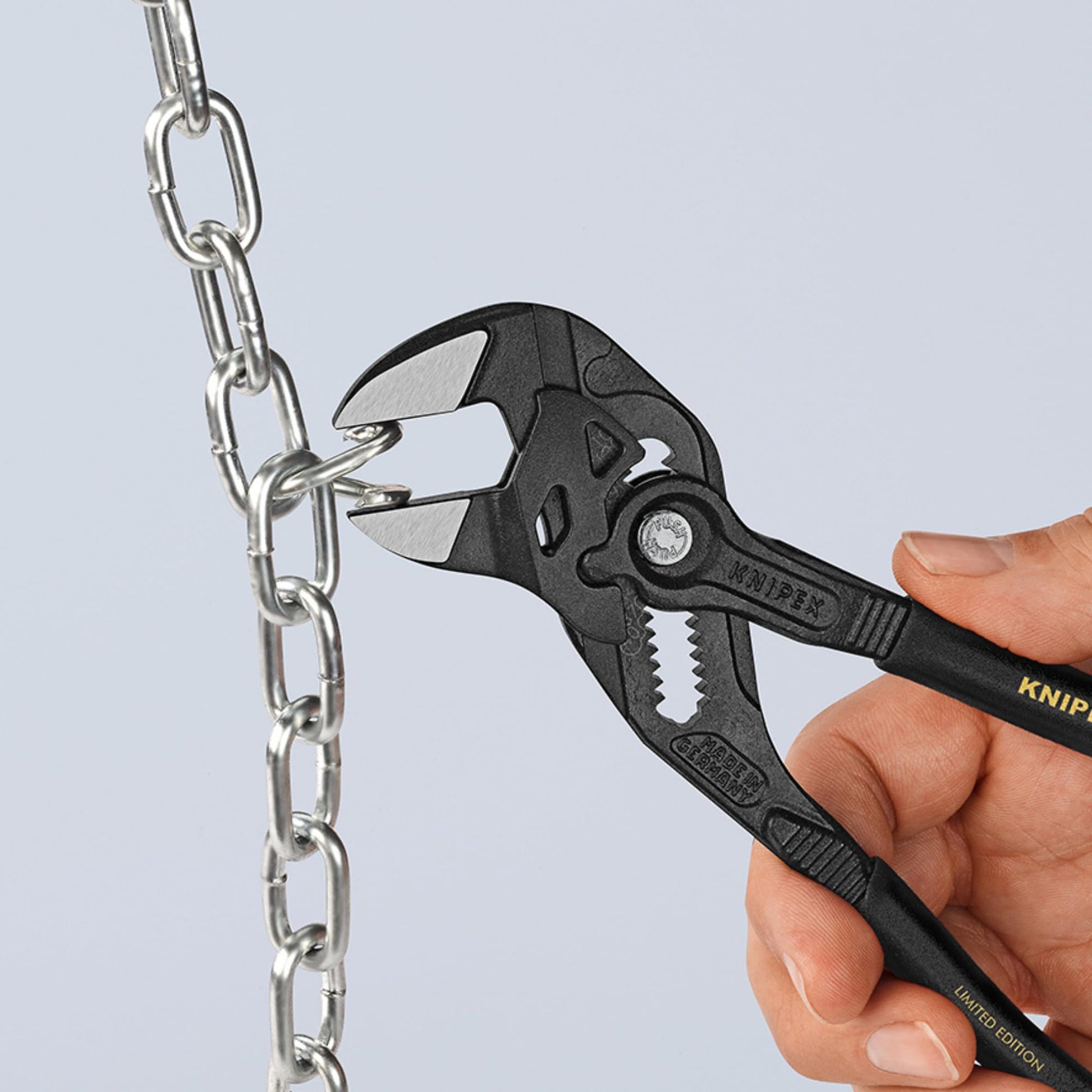 KNIPEX 86 01 180 XMAS Pinza de extensión y llave en una sola herramienta 180 mm (7 1/4") XMAS 2023 - Edición limitada