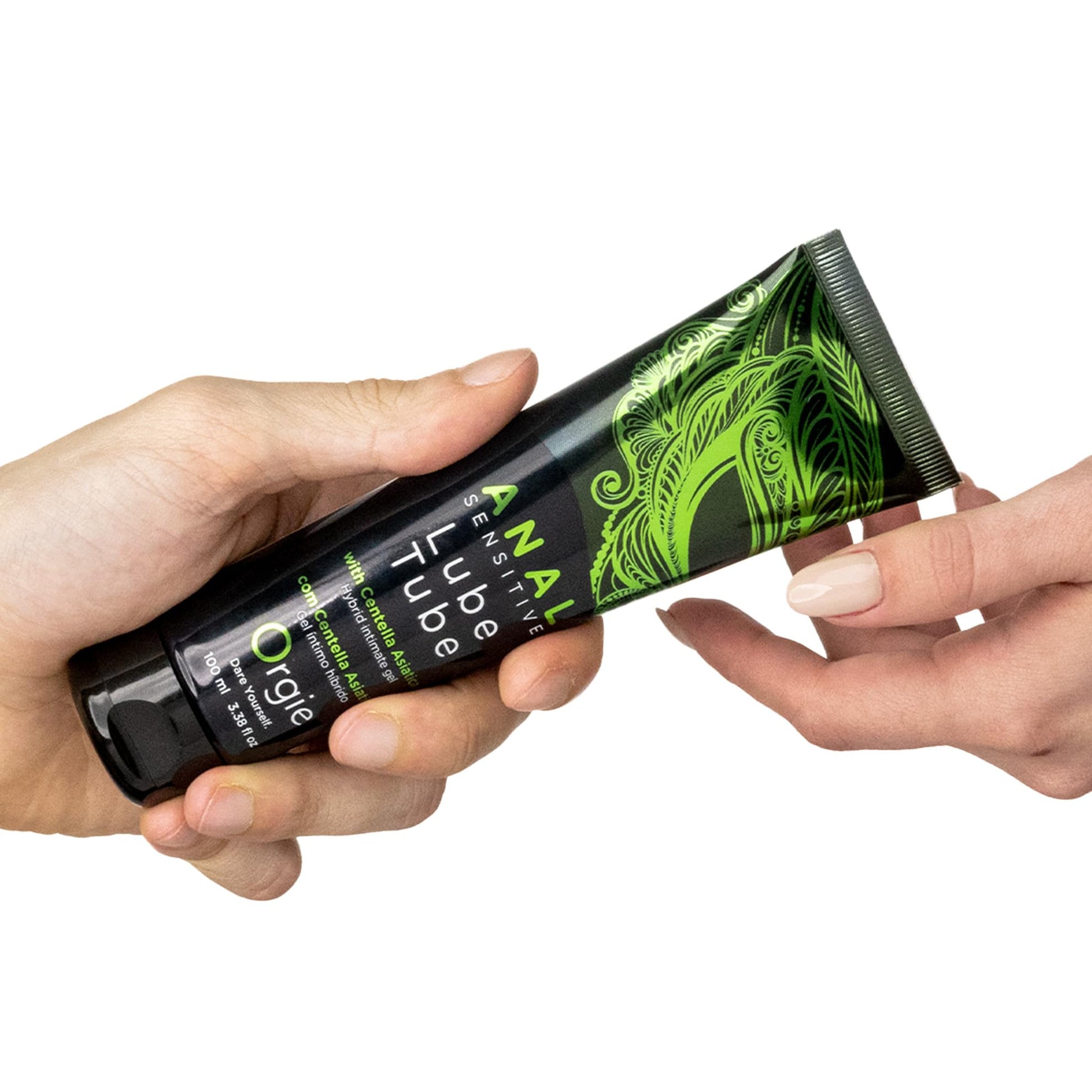 Lube Tube Anal Sensitive. Lubricante anal híbrido con base de agua y siliconas con activos cicatrizantes e hidratantes. Con ácido hialurónico 100 mL. Importado.