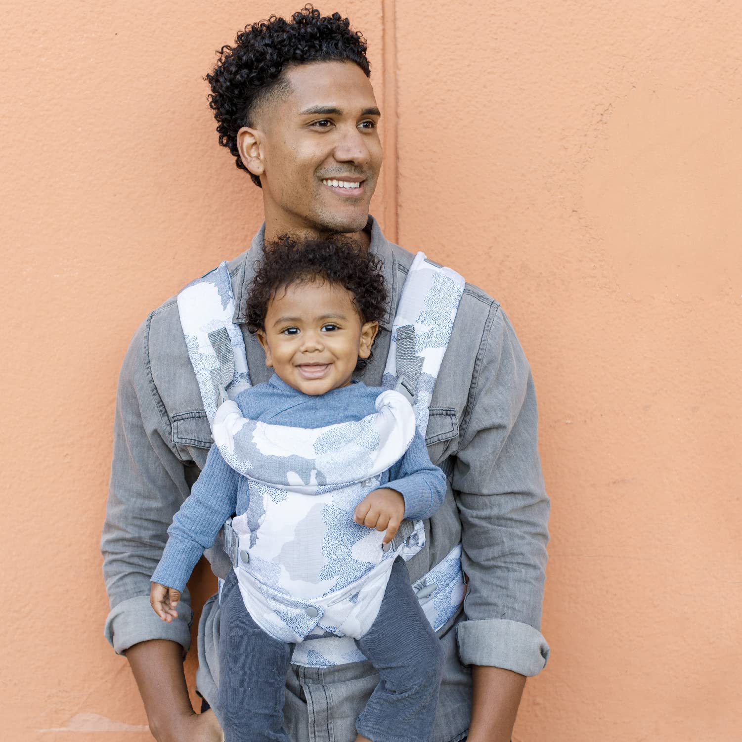 Infantino Flip Advanced Portabebés 4 en 1 – Ergonómico, Convertible, frontal y frontal hacia fuera Portabebés delantero y trasero para recién nacidos a niños pequeños 8-35 libras, camuflaje