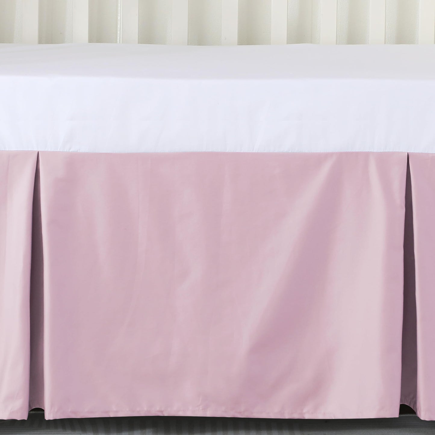 Falda para cuna, 100% algodón egipcio de 400 hilos, suave y transpirable, para bebés, niños y niñas, 52 x 28 pulgadas, con falda de cama de cuna de 14 pulgadas, resistente a la decoloración (rosa sólido)