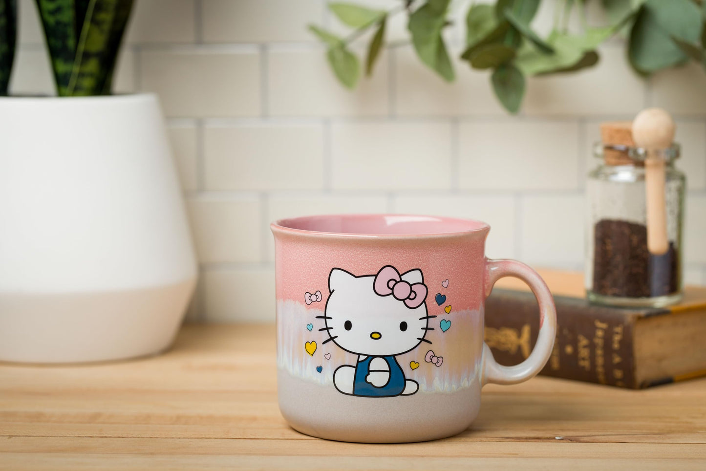 Taza de Cerámica Silver Buffalo Sanrio Hello Kitty Reactive Glaze 20 oz