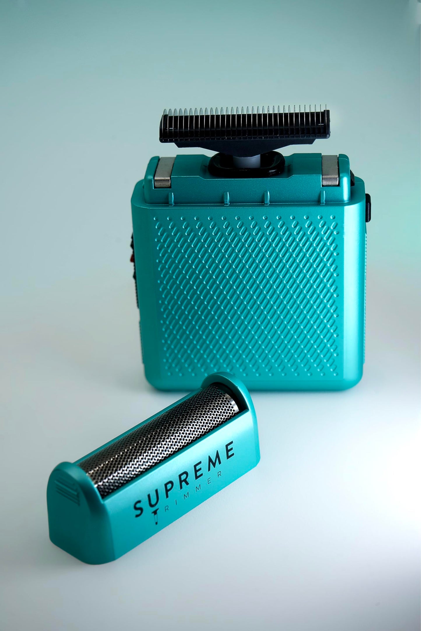 Supreme Trimmer Solo afeitadora de una sola lámina para bolsillo, tiempo de ejecución de 150 minutos, uso inalámbrico, potente mini maquinilla de afeitar de viaje USB-C para uso profesional y