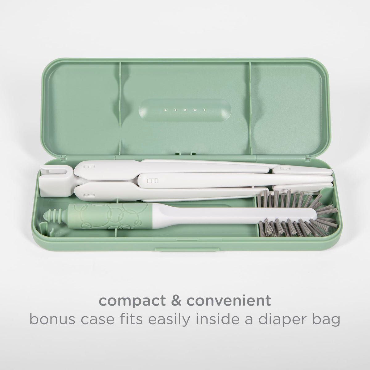 Ubbi On-the-Go - Juego de cepillo para polvo y estante de secado para llevar, incluye estuche de viaje y cepillo para polvo para botella para almacenamiento compacto, capacidad para hasta 8 botellas,