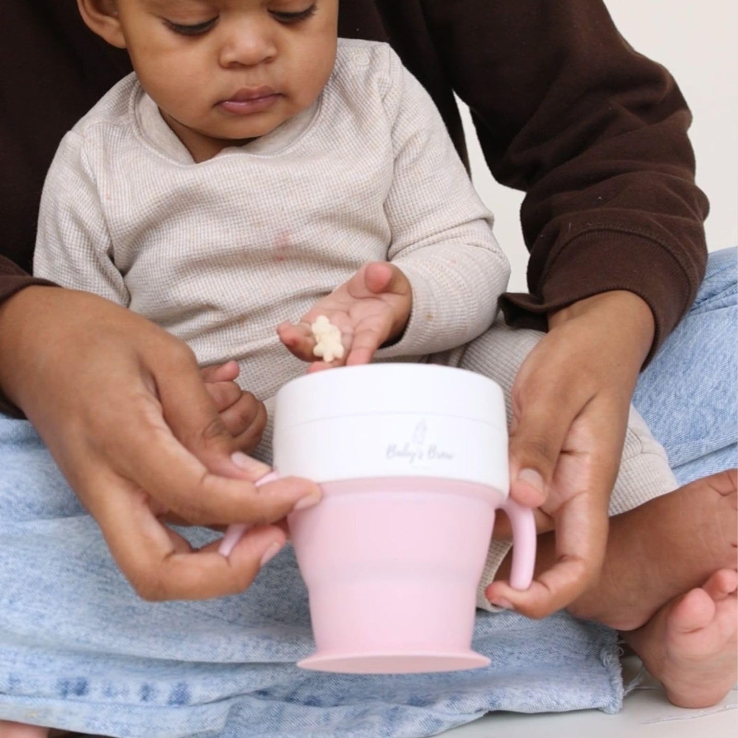 Baby's Brew The 2 en 1 - Taza plegable para aperitivos y pajita, color azul