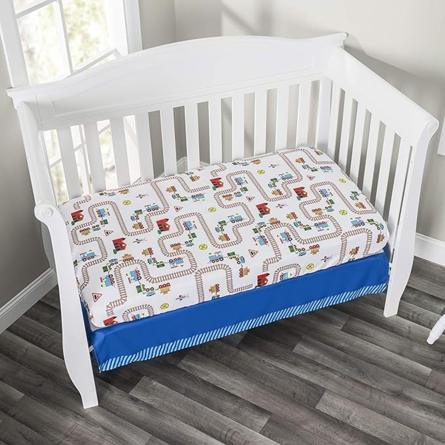 Everyday Kids Juego de cama de 3 piezas para cuna con edredón, sábana bajera y volantes Tren Choo Choo