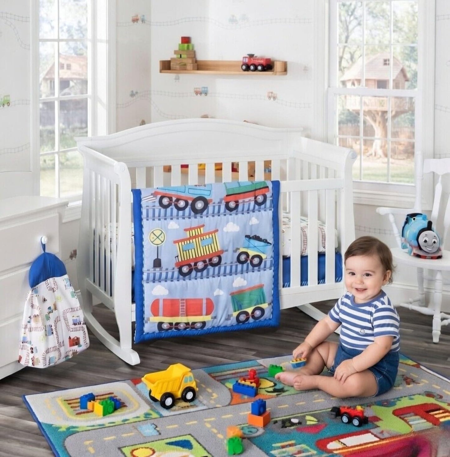 Everyday Kids Juego de cama de 3 piezas para cuna con edredón, sábana bajera y volantes Tren Choo Choo