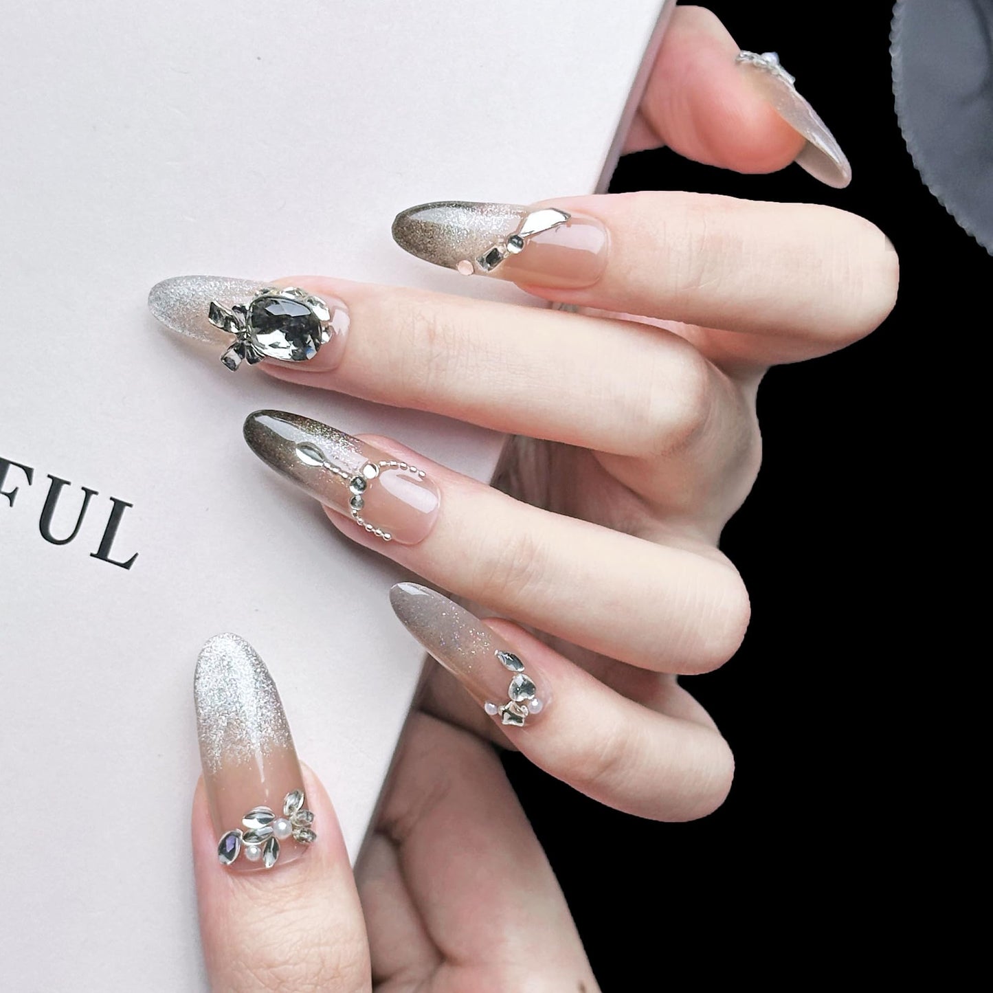 PHYLIN LEAF Uñas Postizas De Presión Impress, Tamaño Mediano, Forma Almendrada Ovalada, Diseño 3D De Cristal Negro Y Diamante, Gruesas, Para Manicura De Manos Y Dedos, Con Pegamento. Uñas Postizas Art
