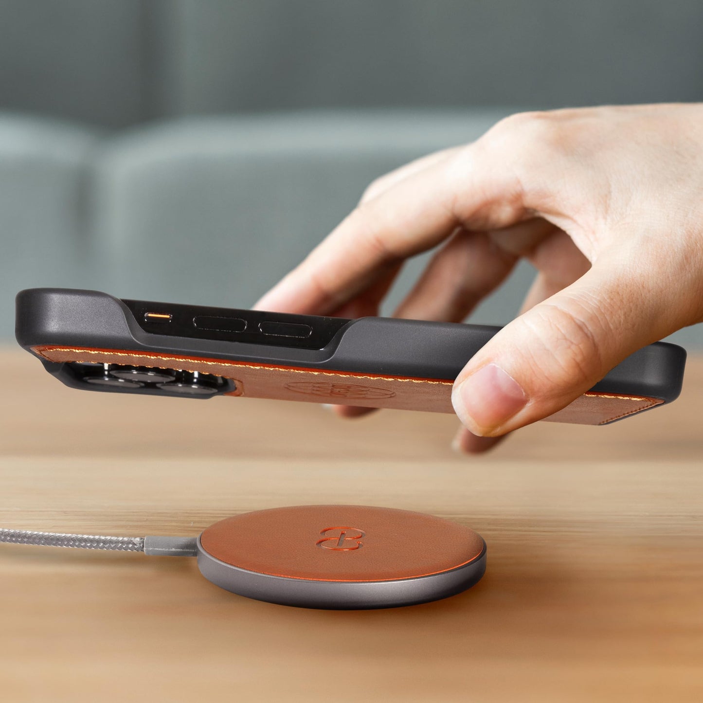 Cargador Inalámbrico Magnético dreem Empower Caramelo Piel Vegana Certificación Qi para iPhone