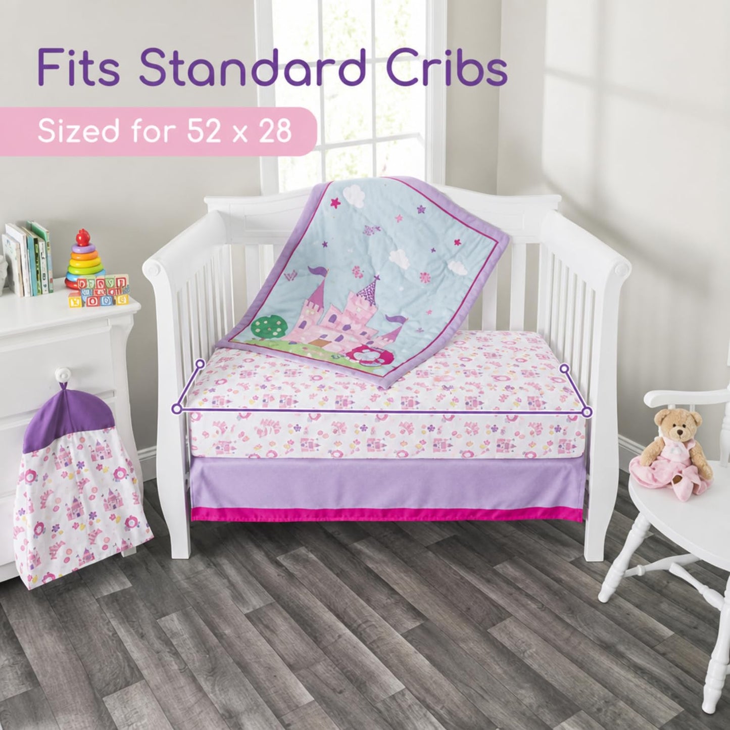 EVERYDAY KIDS - Juego de ropa de cama para cuna de 4 piezas, Princess Storyland, incluye colcha, sábana bajera, volantes y apilador de pañales, juego de ropa de cama para cuna de bebé