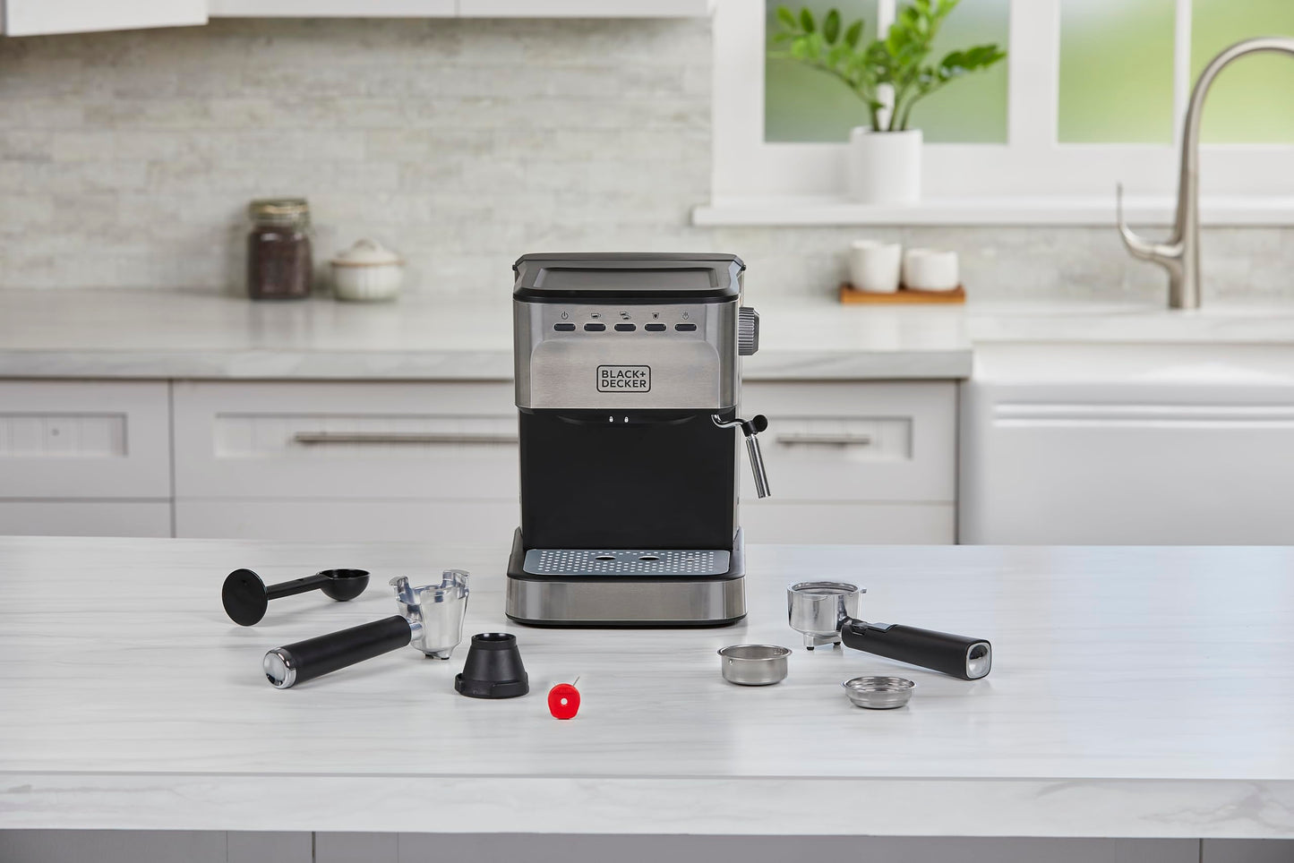 BLACK+DECKER Máquina de Espresso Semi Automática, 20 Bares, Compatible Cápsulas Nespresso y Café Molido, EM0312-0SDLA
