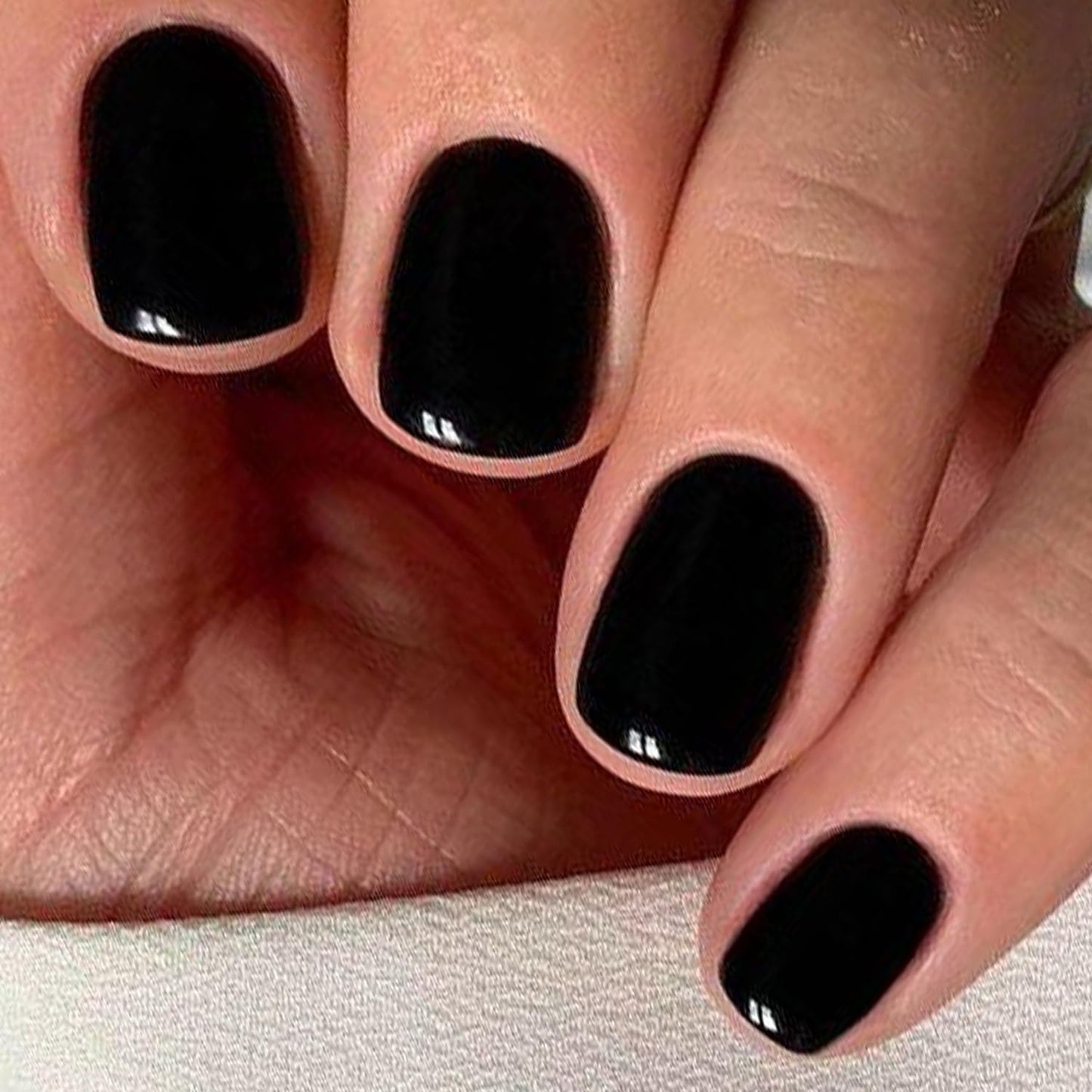 GLAMERMAID Extra Short Press On Uñas - Pure Negro Uñas Falsas Corto Squoval, Natural Redondo Pegamento Cuadrado En Uñas Gel Brillante, Kits de Uñas Postizas Oscuras Acrílicas para Mujeres, Uñas Postiz