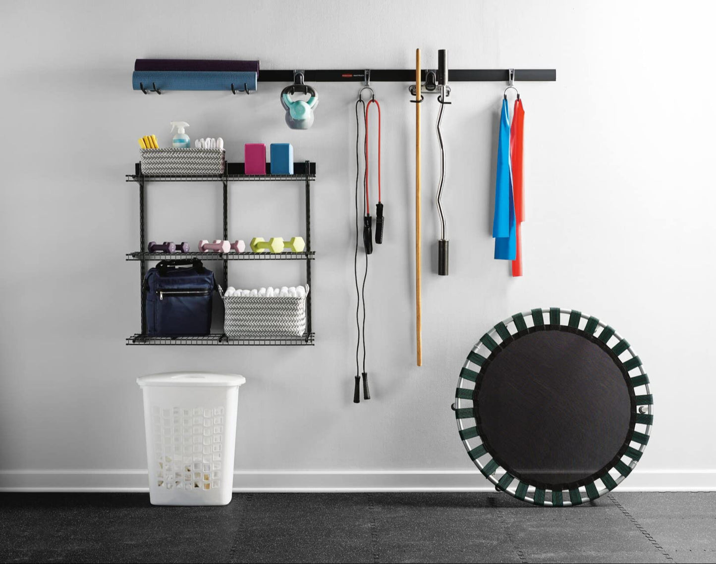 Riel de Pared Rubbermaid FG5M1300CSLRK con Ganchos