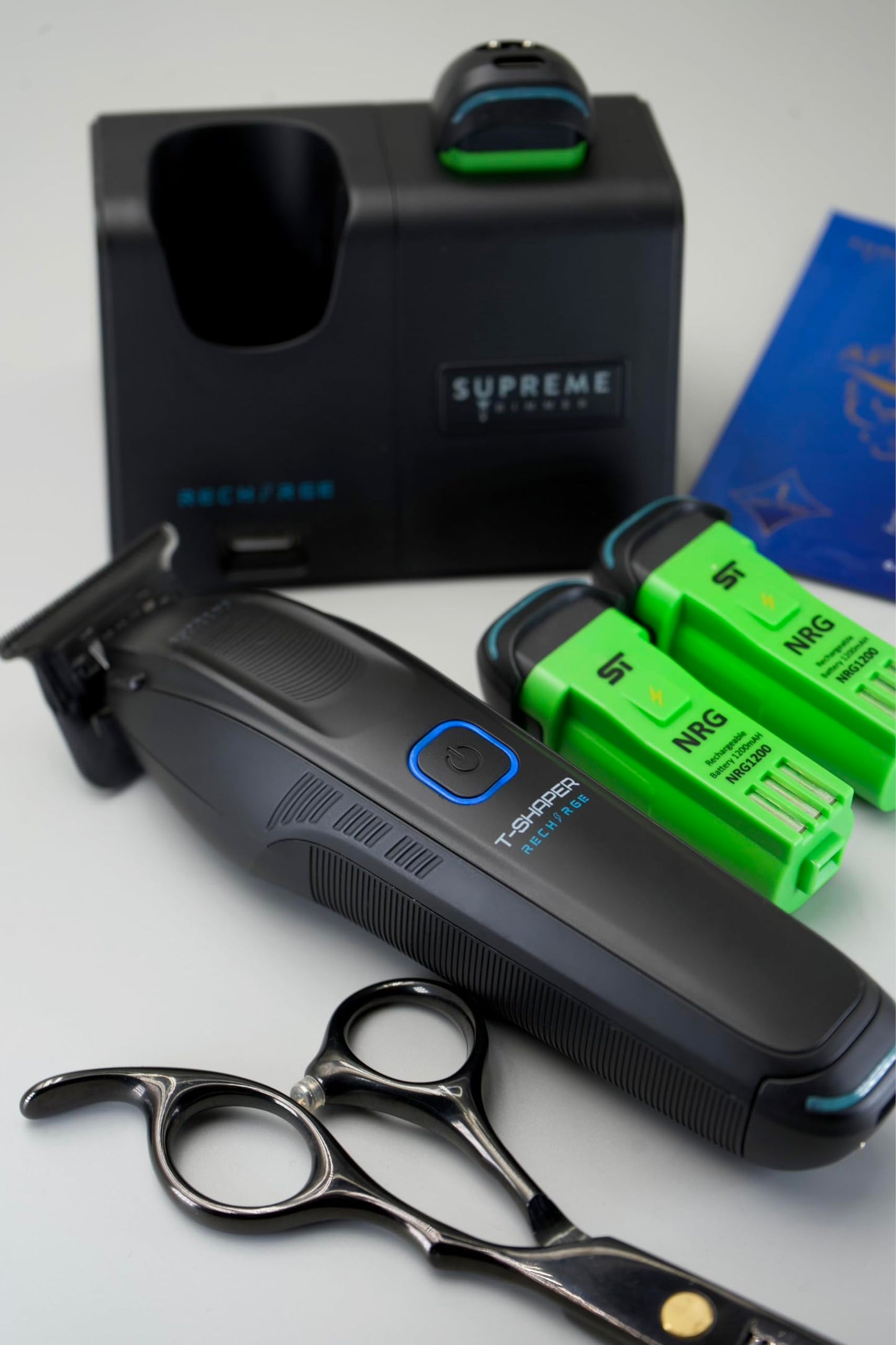 Supreme Trimmer - Soporte de carga inteligente de repuesto | Compatible con Recharge ST777 | Carga inteligente para dispositivos conectados USB | RCS777 Negro