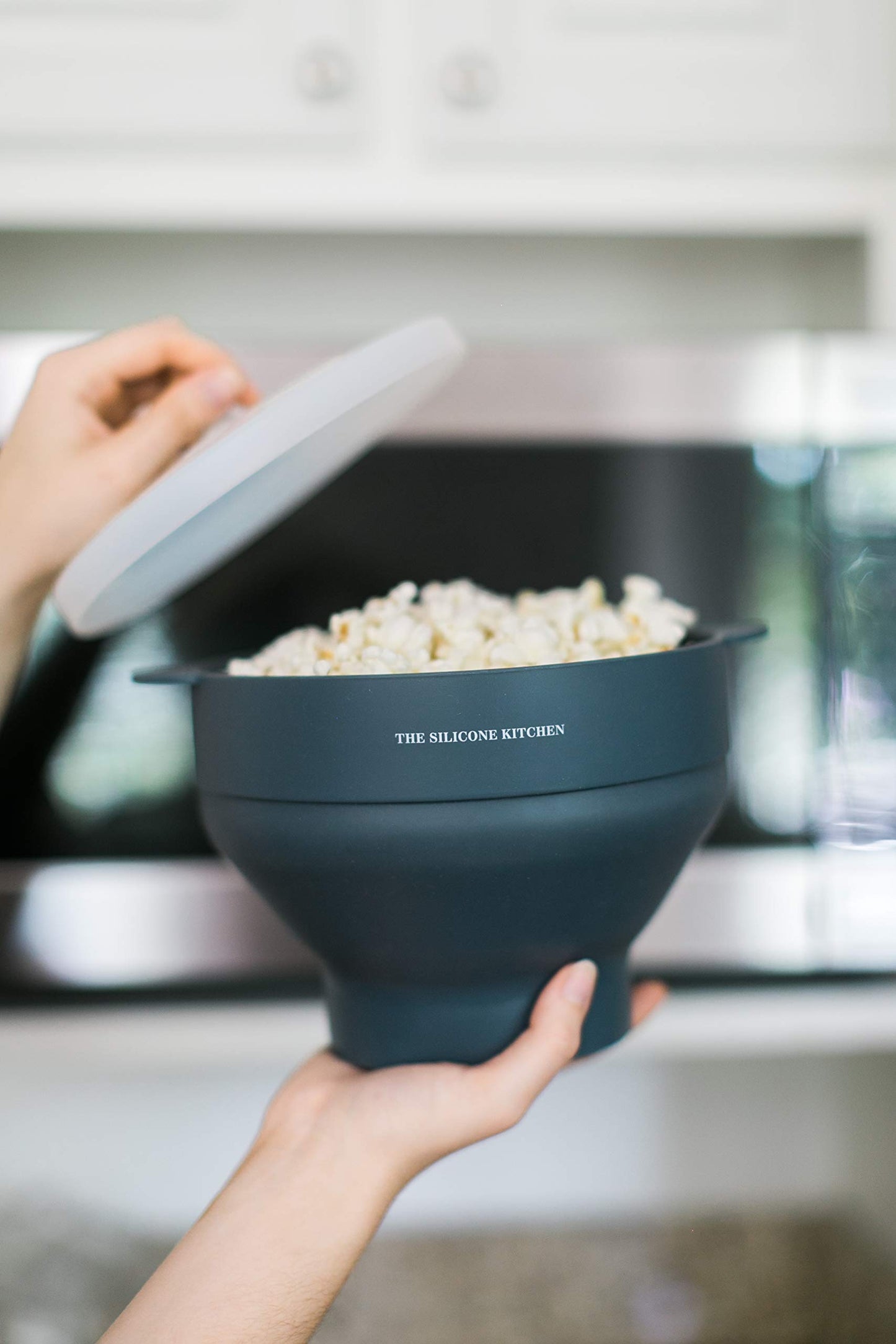 Tazón Plegable de Silicona The Silicone Kitchen azul oscuro apto para Microondas y Lavaplatos