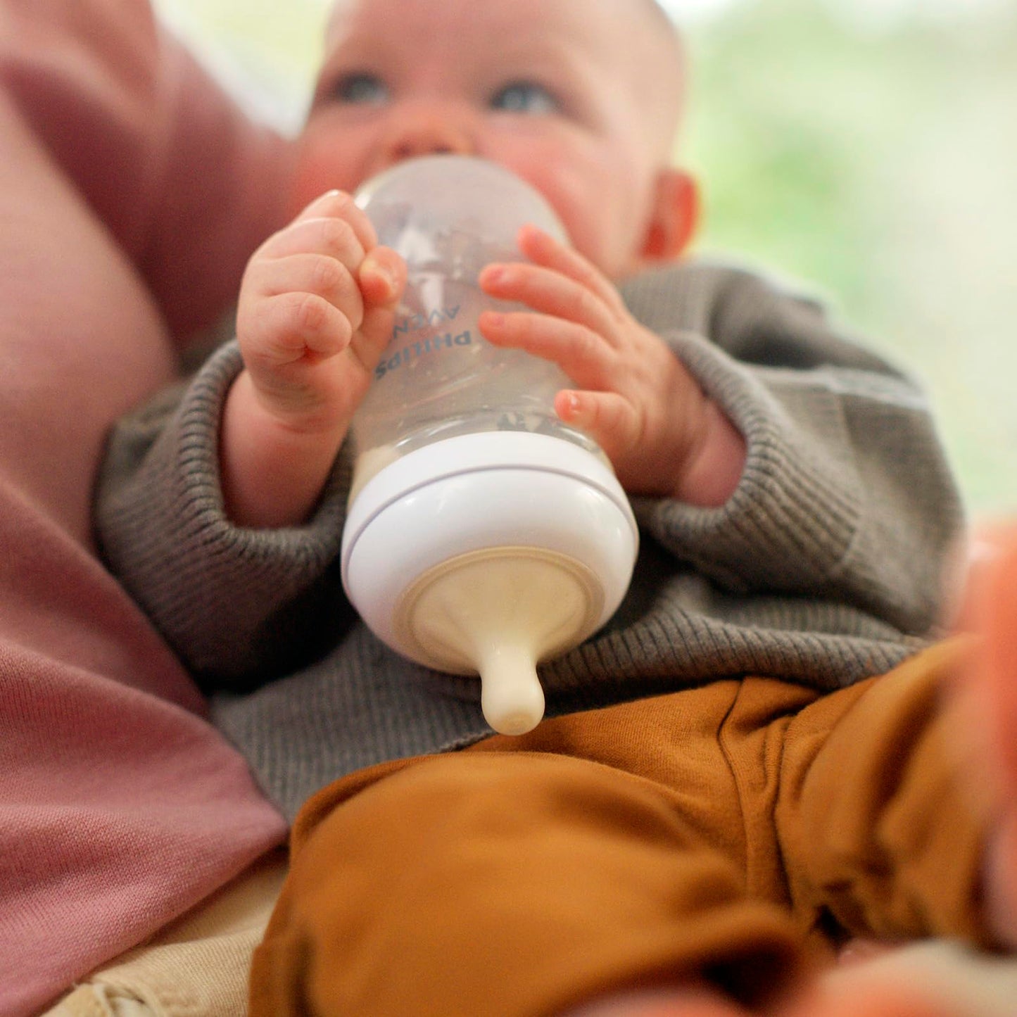 Biberón Philips Avent Natural Response Transparente con Válvula Anticólicos Flujo Medio para Bebés, Paquete de 3