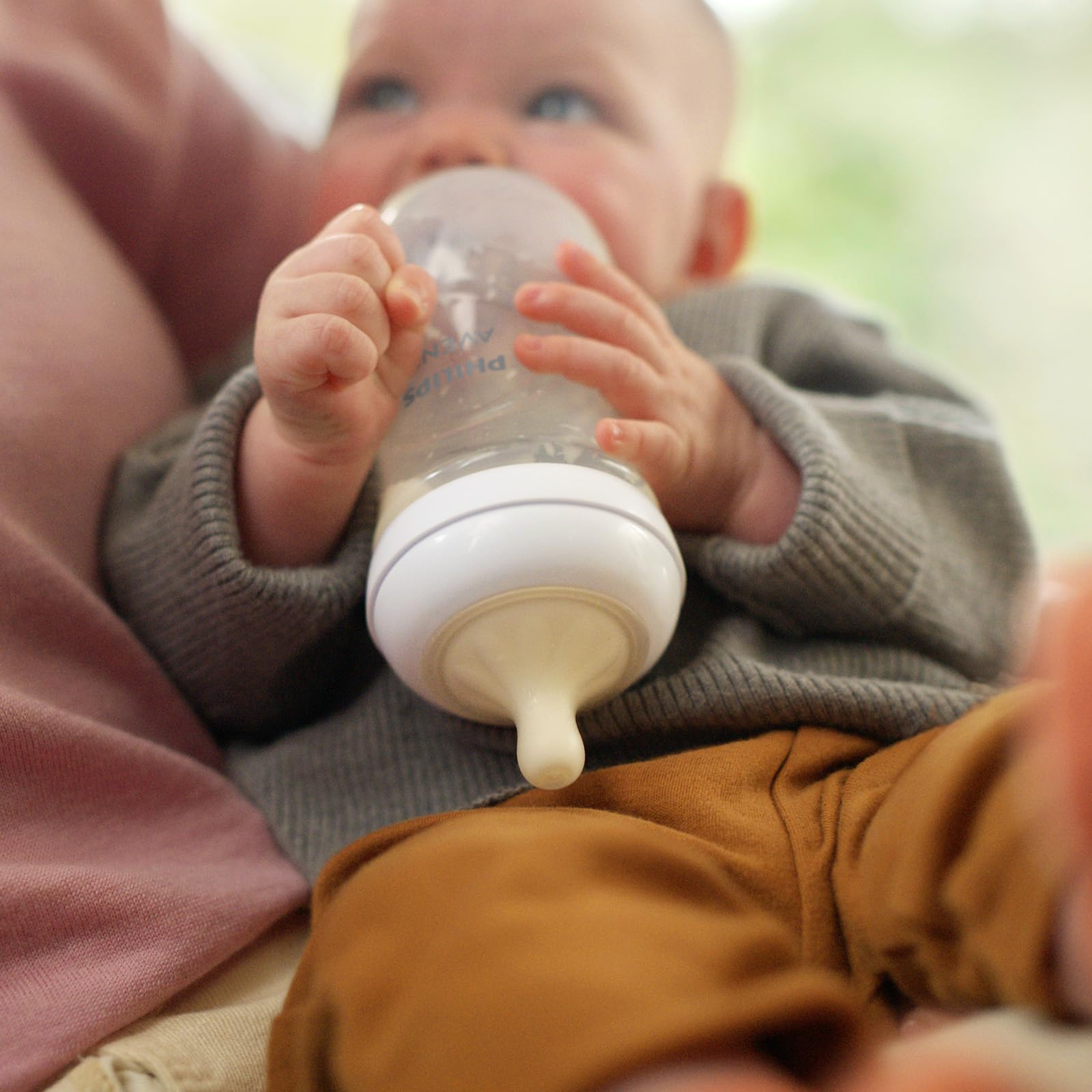 Biberón Philips Avent Natural Response Transparente con Válvula Anticólicos Flujo Medio para Bebés, Paquete de 3