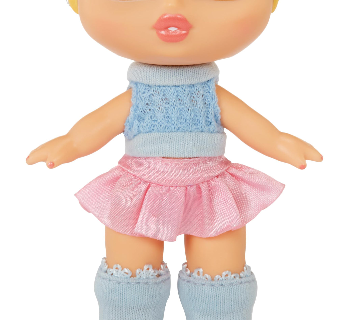 Bratz Muñeca Babyz Runwayz - Cloe - Coleccionable con Accesorios - Incluye un Collar Que Funciona como Llavero - Regalo Ideal para Niñas