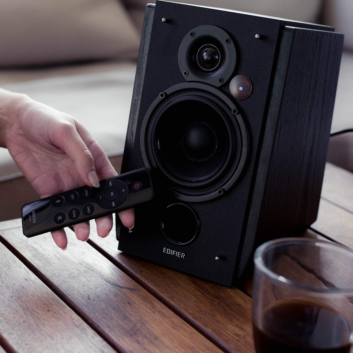 Bocina Edifier R1855DB Bluetooth Negro con Salida para Subwoofer
